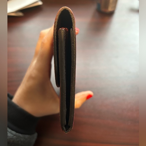 Authentic Louis Vuitton Fuchsia Epi Leather Emilie Wallet - Picture 3 of 10